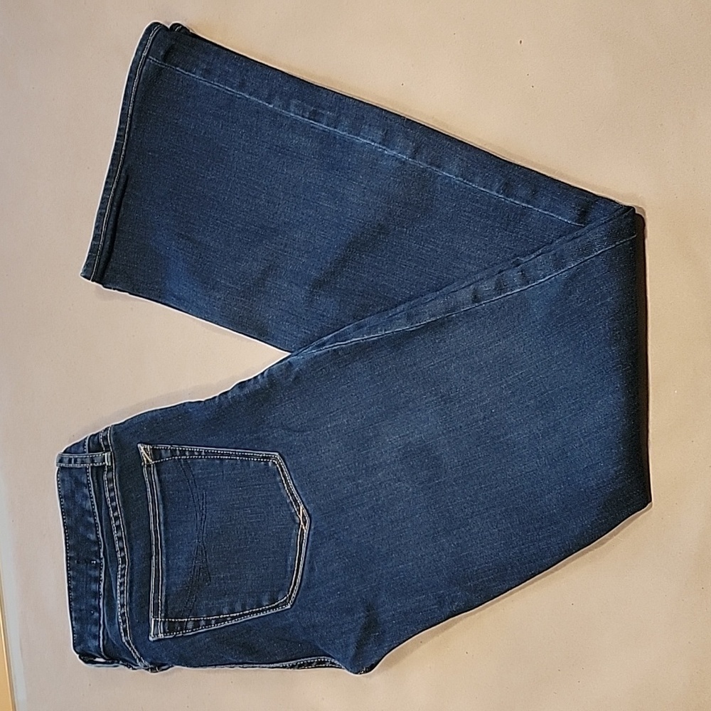 Gap Size 25/0 Curvy Flared Leg / Bootcut Blue Jeans, Gently Used Condition